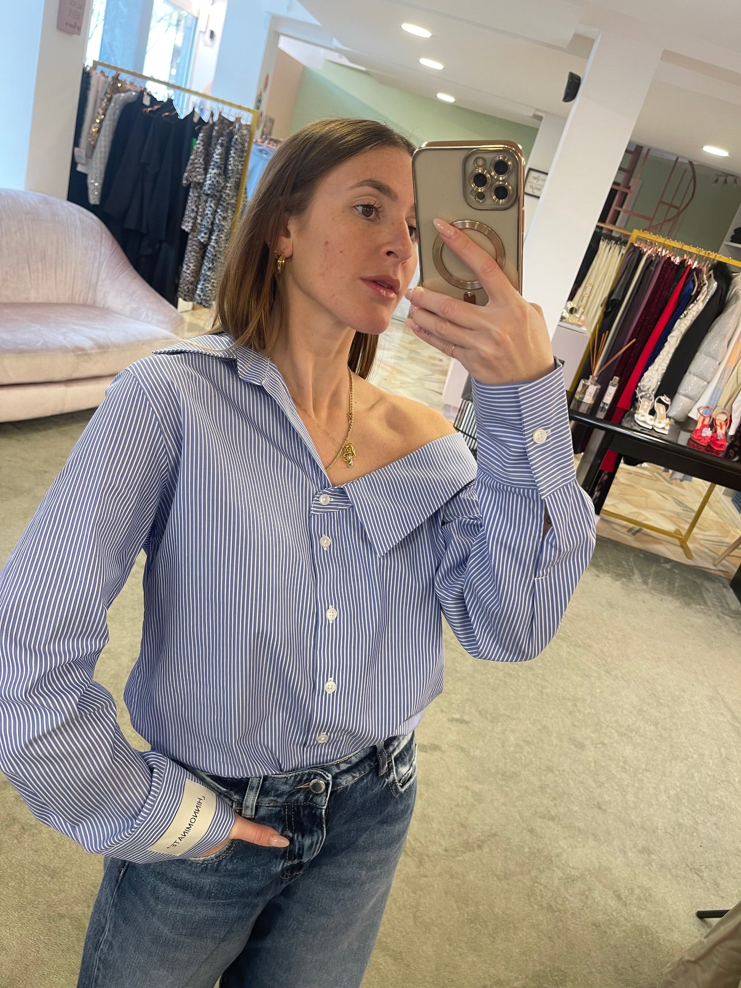 Camicia azzurra a righe con collo asimmetrico hinnominate