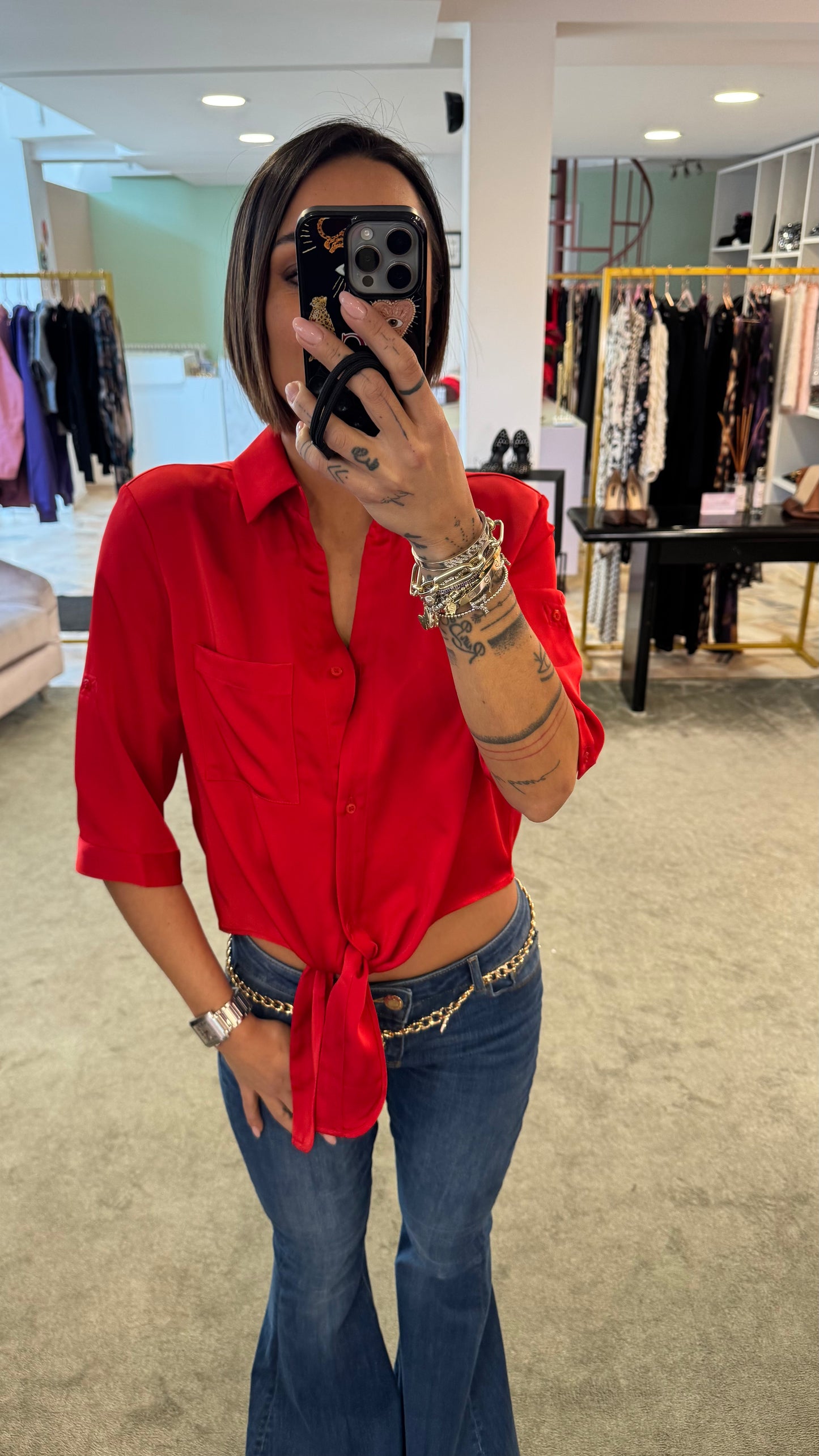 Camicia rossa in satin con nodo fr