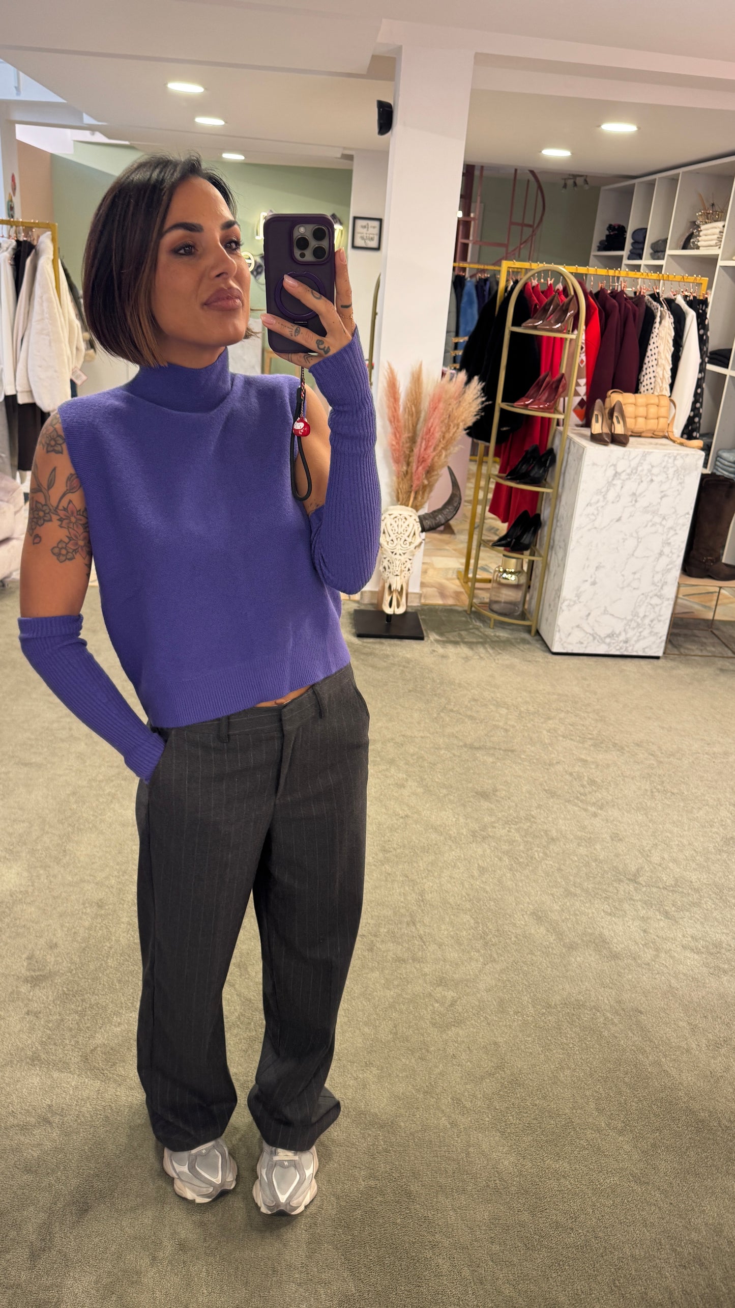 Maglione lupetto viola smanicato