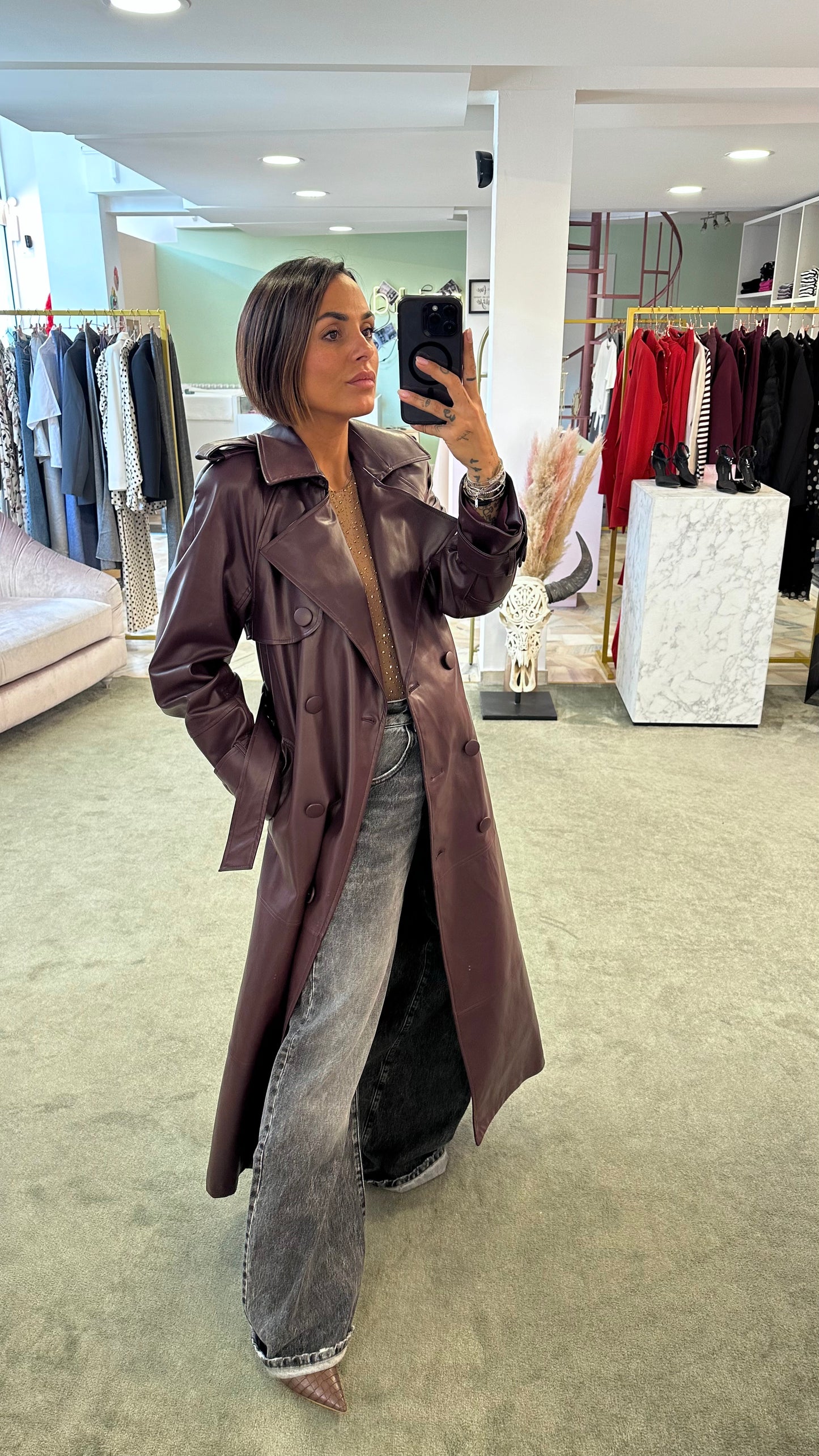 Trench bordeaux actualee