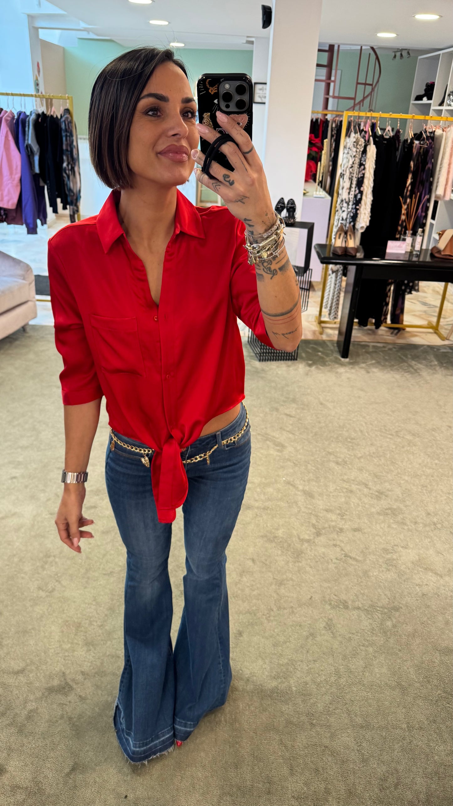 Camicia rossa in satin con nodo fr