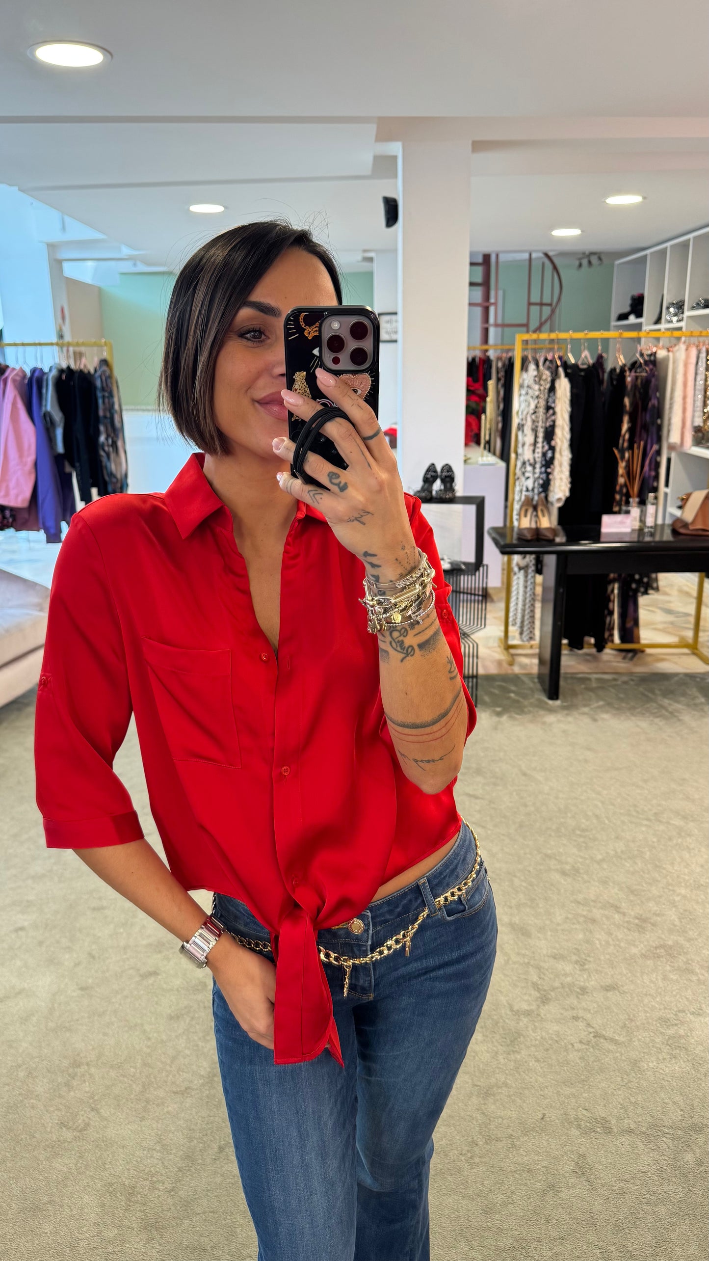 Camicia rossa in satin con nodo fr