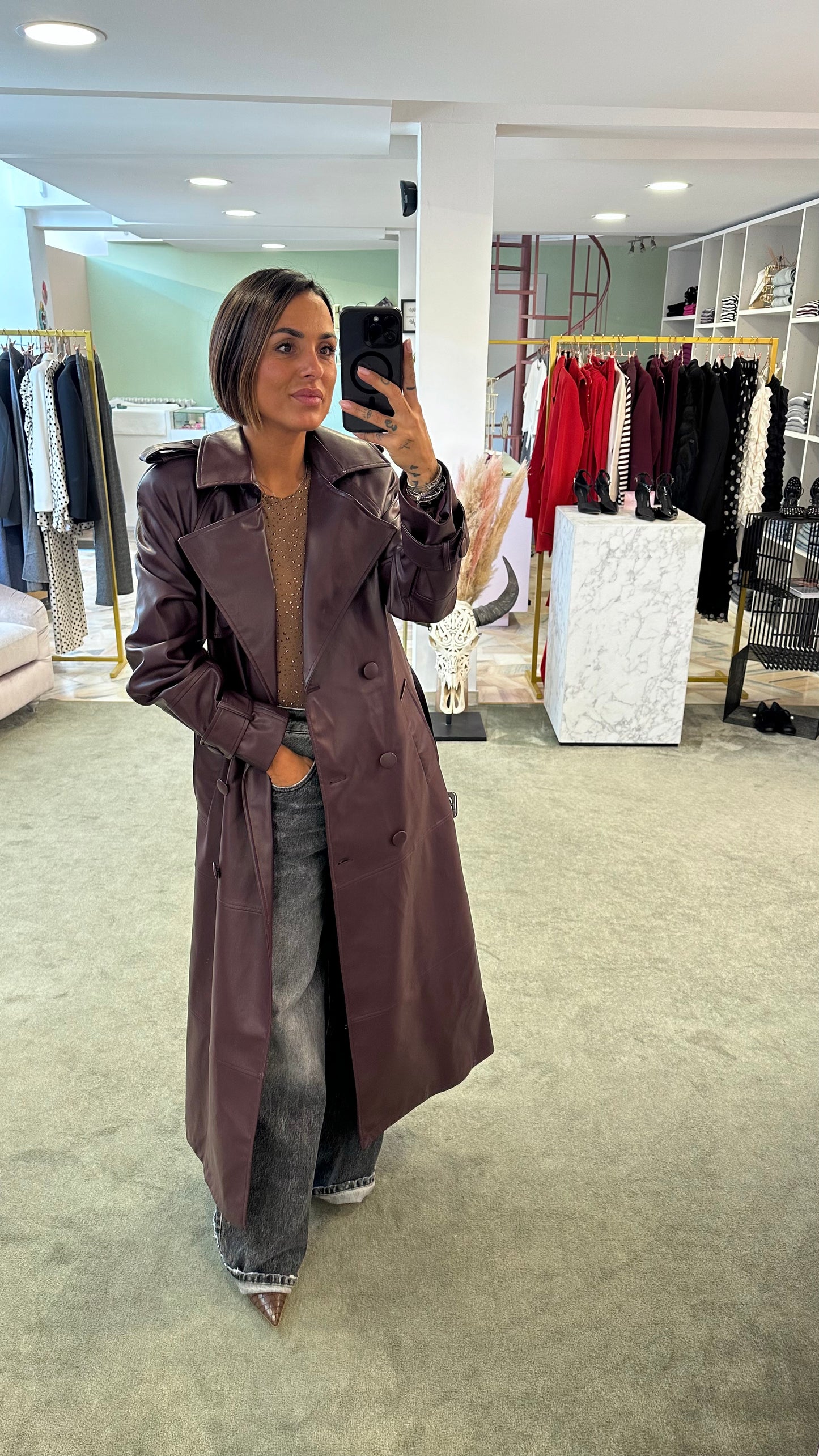 Trench bordeaux actualee