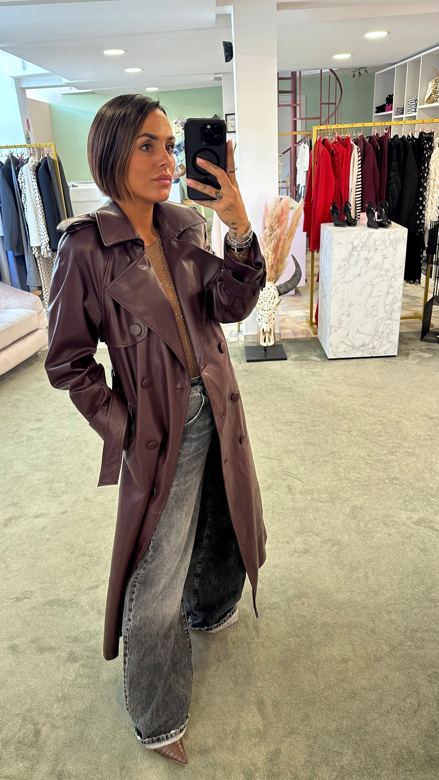 Trench bordeaux actualee