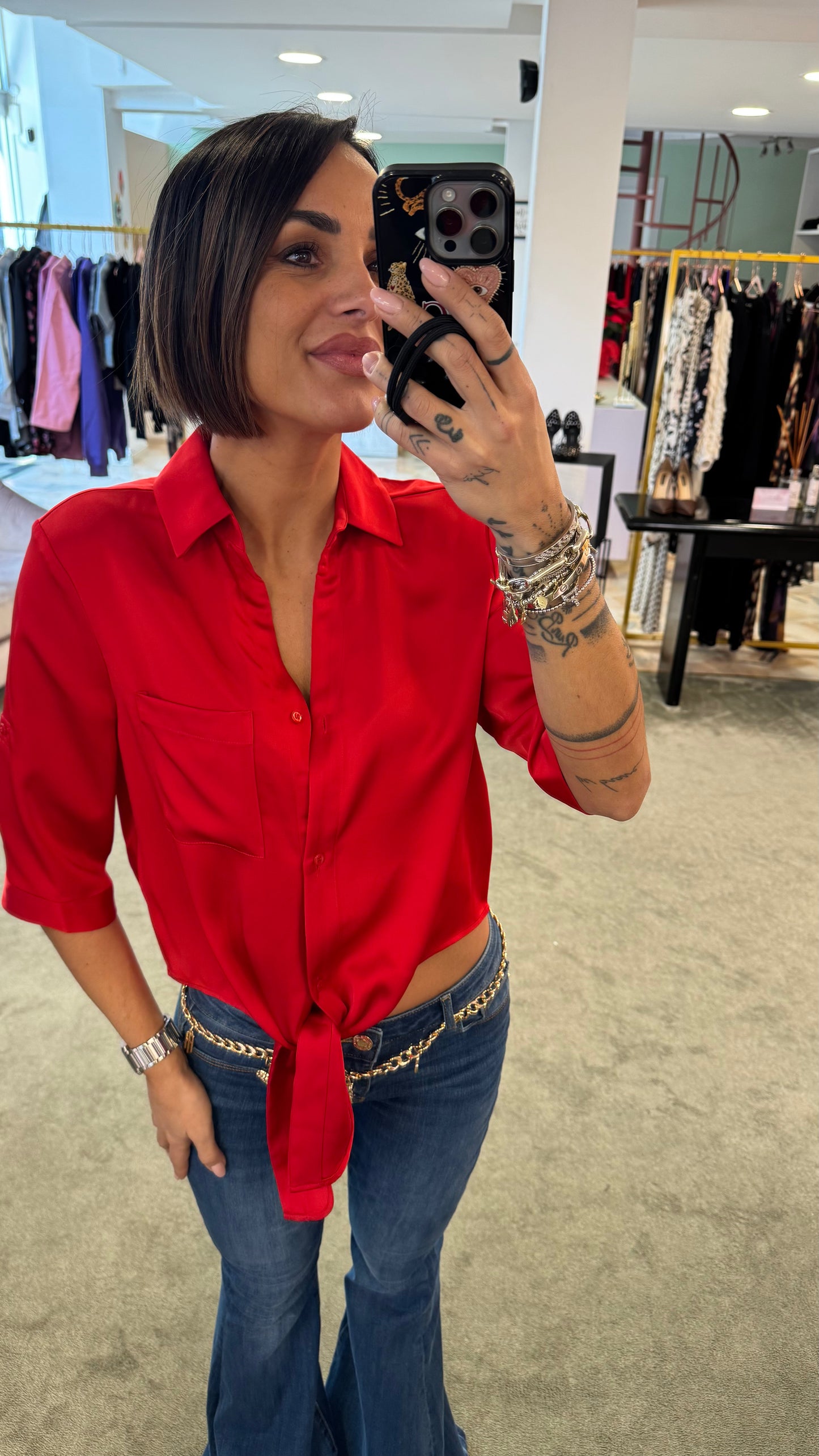 Camicia rossa in satin con nodo fr